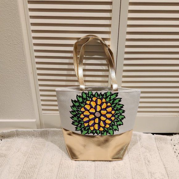 Tote Bag with Tricolor Flower design - Picture 1 of 7